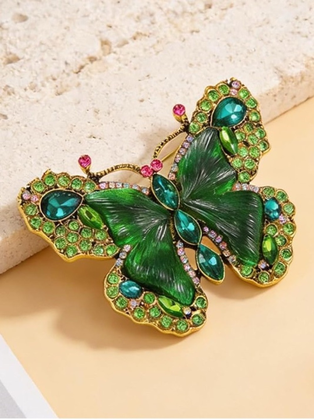 New! Green Butterfly Crystal Brooch - Picture 4 of 7